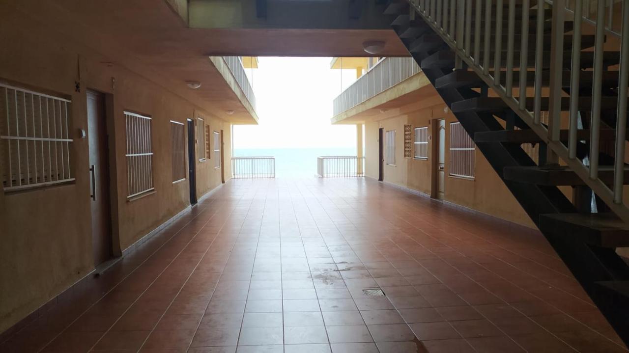 Apartamento Entero Primera Linea De Playa, Pet Friendly Tavernes de Valldigna Dış mekan fotoğraf
